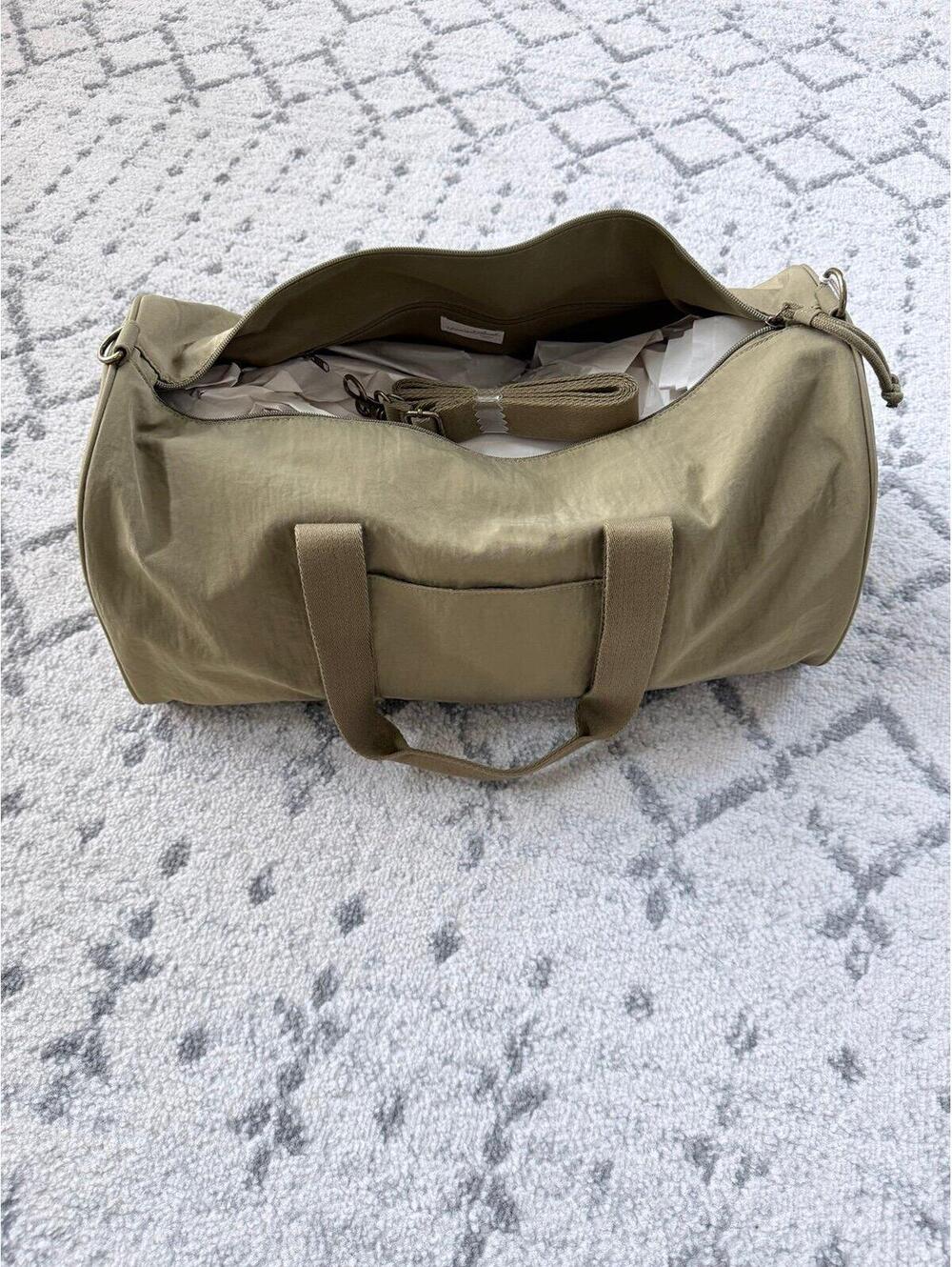 NWT Universal Thread Olive Green Weekender Duffel Bag Travel Carry On Tote